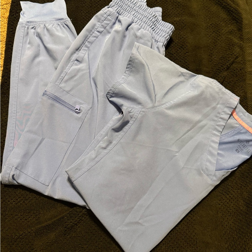 Med Couture scrubs periwinkle elastic waist Joggers set
